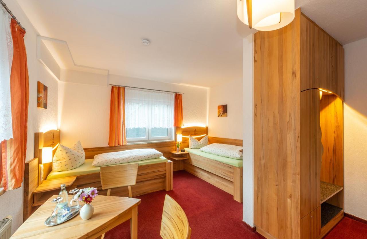 Rennsteighotel Gruener Baum Schmiedefeld am Rennsteig Esterno foto